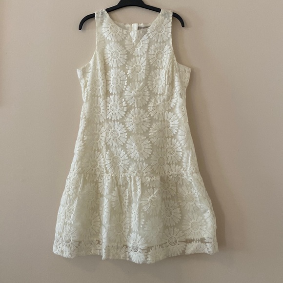 Banana Republic Dresses & Skirts - Floral lace drop waist daisy dress midi vintage flowers